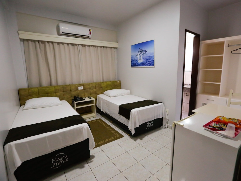 Standard Twin Room - Photo 2