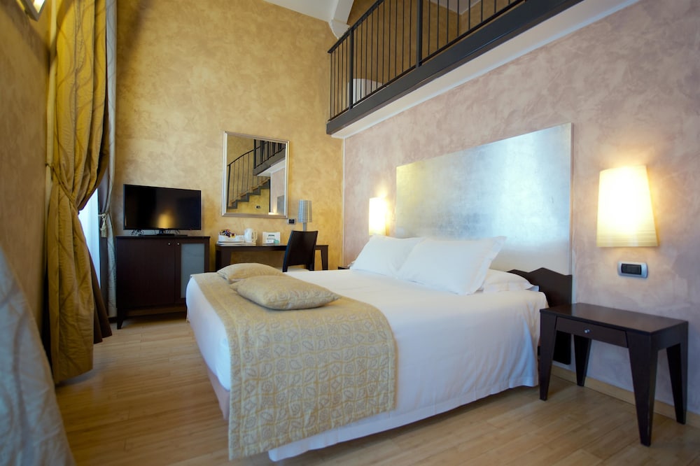 Family Room, Multiple Beds, Non Smoking, Mezzanine (Larger Room) - Photo 4