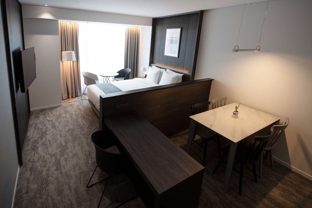 Standard Room, 1 King Bed, Non Smoking, Kitchenette - Photo 1