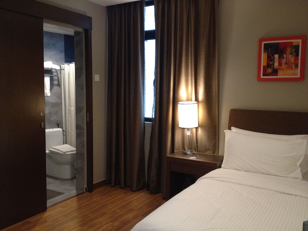 Deluxe Suite photo 3