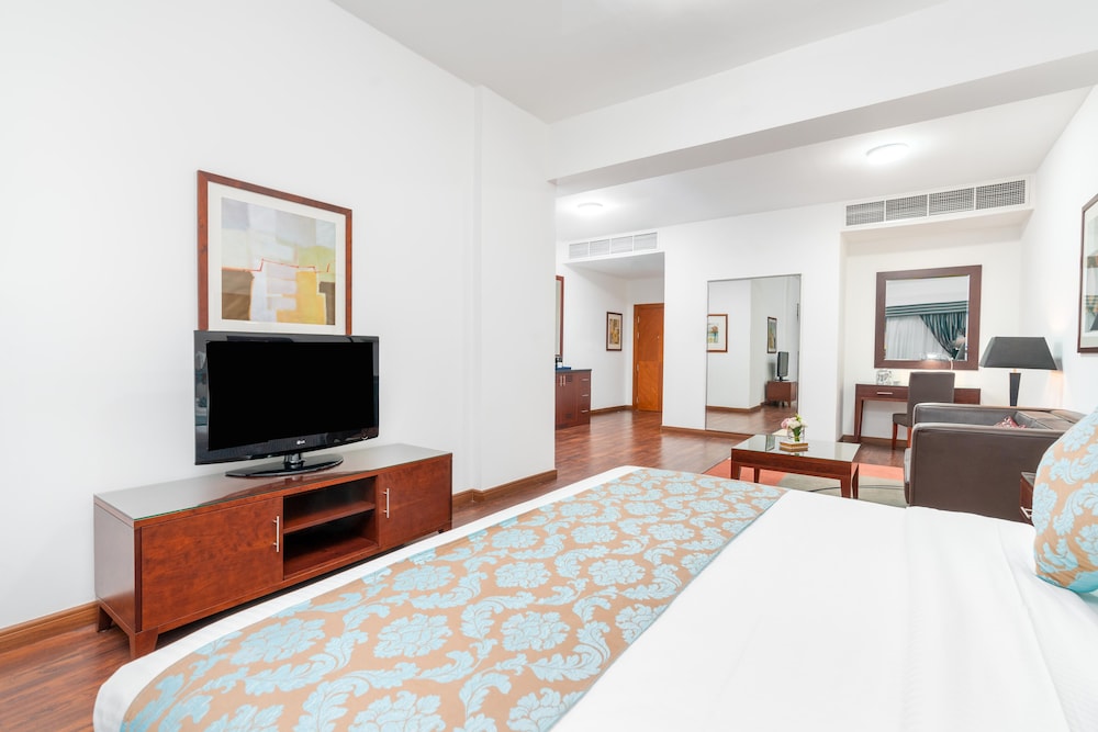 Deluxe King Room photo 2