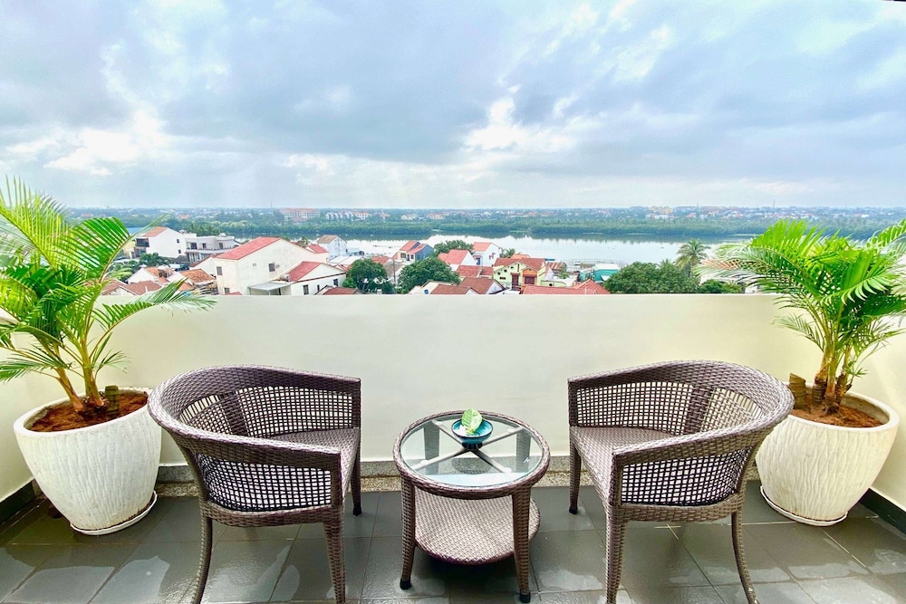 Deluxe Room, 1 Queen Bed, Balcony (Rooftop Room, Riverside View) - Photo 3