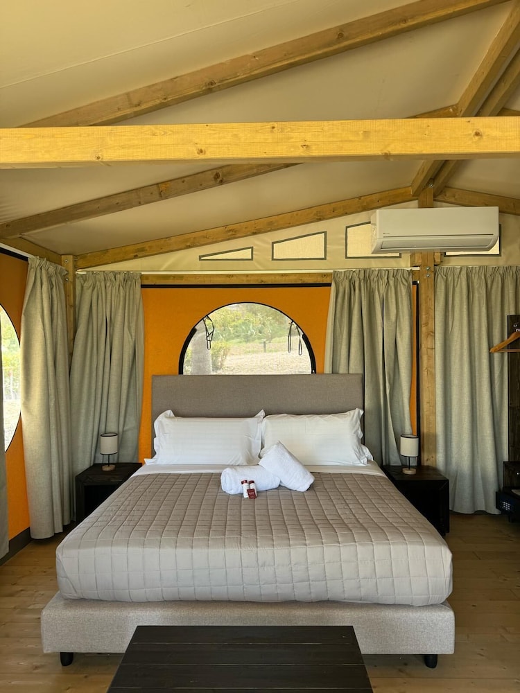 Deluxe Tent, Garden View, Annex Building photo 3