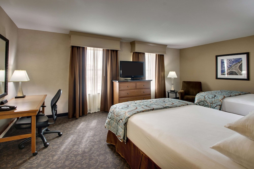 Deluxe Room, 2 Queen Beds, Refrigerator & Microwave (Upper Floor)