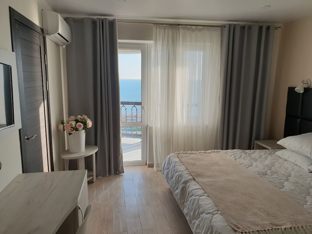 Family Quadruple Room, 2 Bedrooms, Balcony