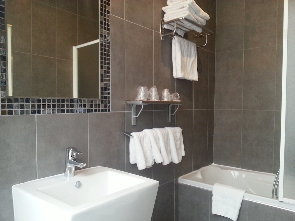 Family Quadruple Room - Photo 6