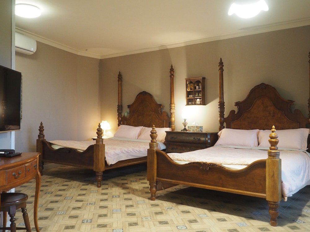 Deluxe Quadruple Room, 2 Double Beds, Mountainside photo 2