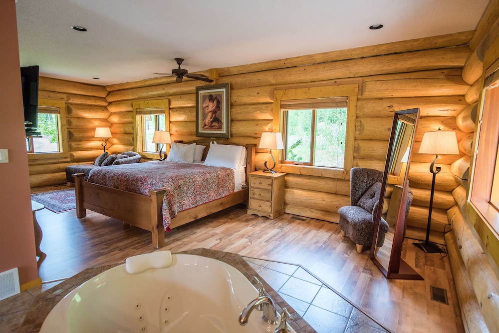 Couples Suite photo 1