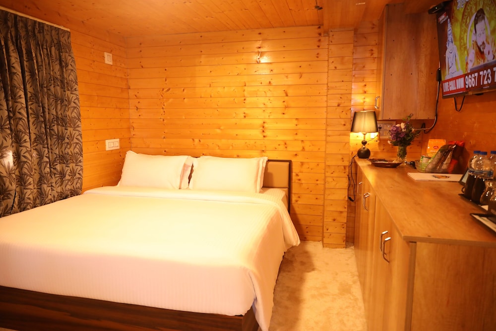 Superior Suite - Photo 3