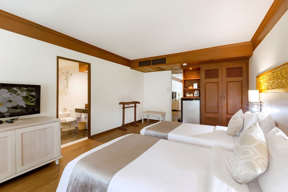 Deluxe Room, 2 Twin Beds, Non Smoking, Garden View - Photo 2
