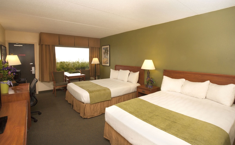 Room, 2 Queen, Patio - Waterpark Passes Not Included And Subject To Availability photo 2