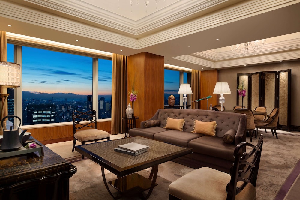 Shangri-La Suite thumbnail 5