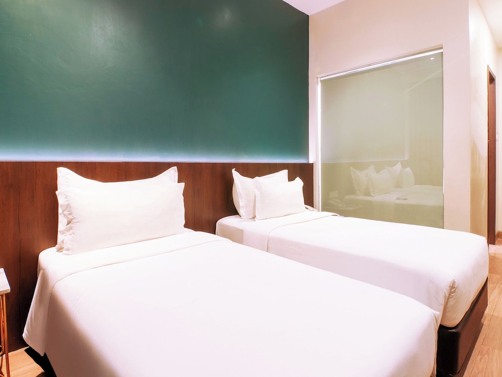 Deluxe Twin Room - Photo 3