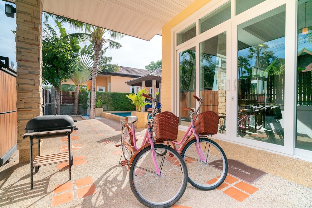 3 Bedroom Pool Villa with Sala photo 2