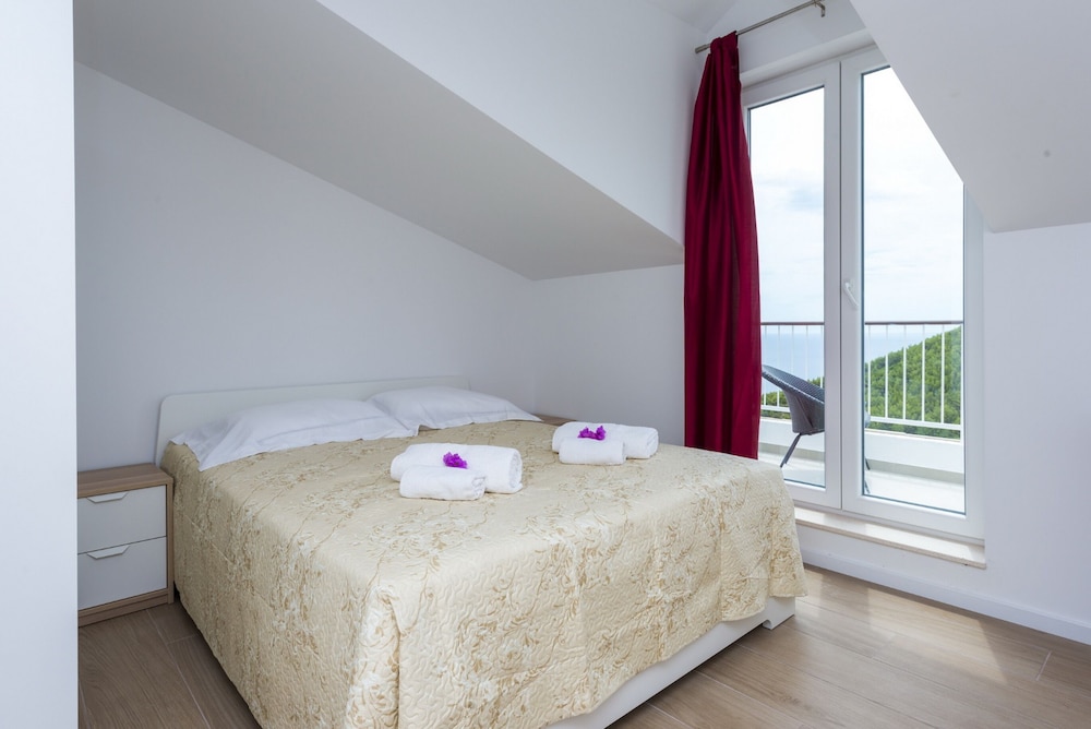 Villa (Four Bedroom Villa with Swimming Pool) photo 2