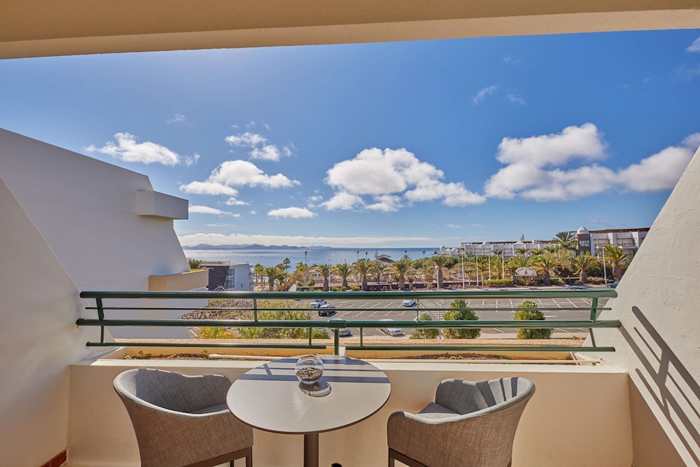 Double Room, Terrace, Partial Ocean View - Photo 4