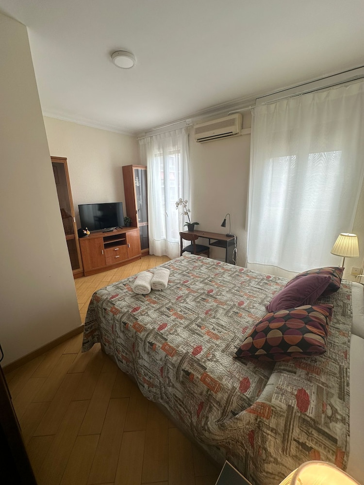Double Room, Shared Bathroom photo 3