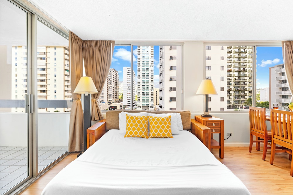 Pacific Monarch - 1 BR - Ocean & City Views: Condo, 1 Bedroom, City View (0109) photo