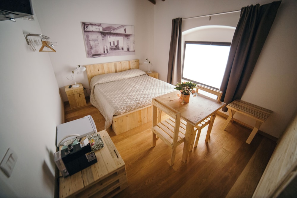 Deluxe Triple Room, Non Smoking photo 3