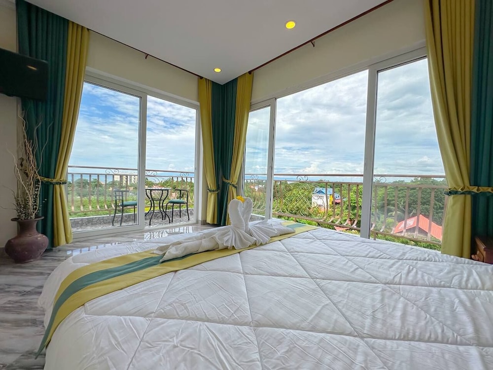 Panoramic Double Room, 1 Queen Bed, Balcony, Ocean View
