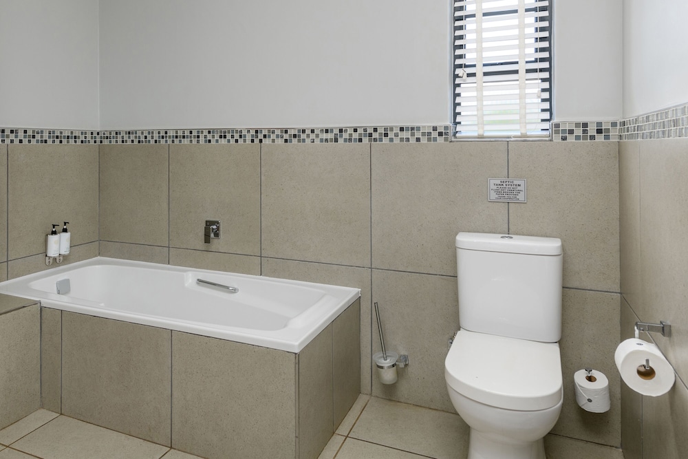 Double Room with Patio Wheelchair Friendly photo 3