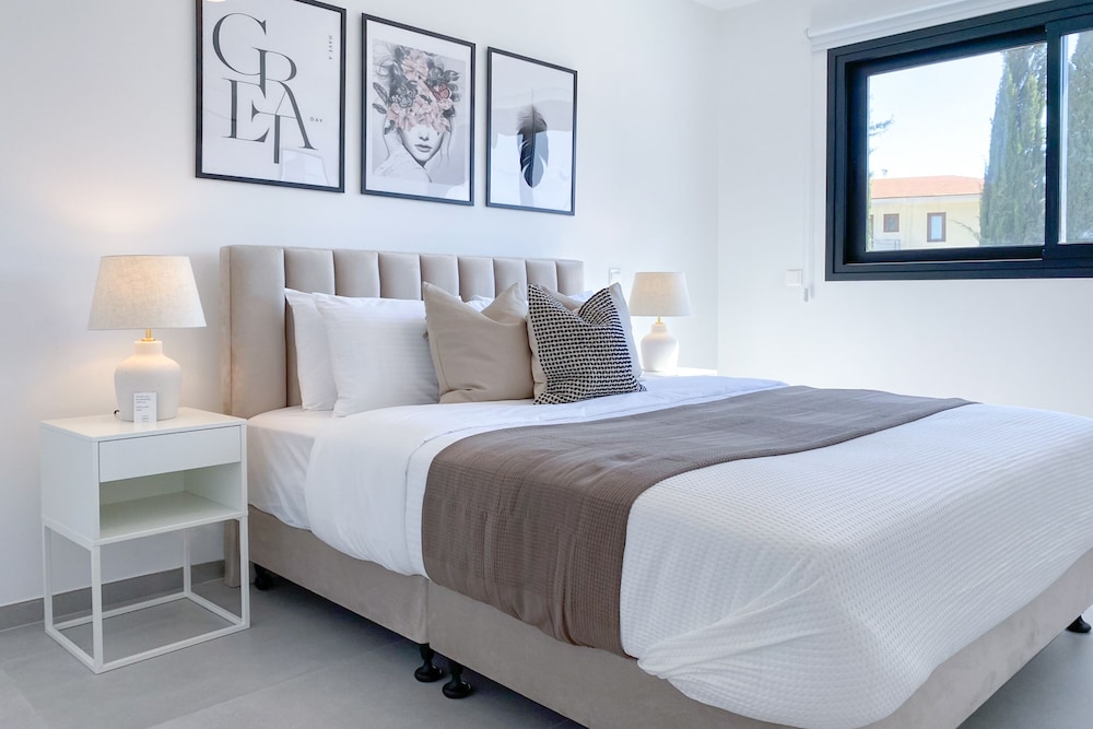 Luxury Apartment photo 3