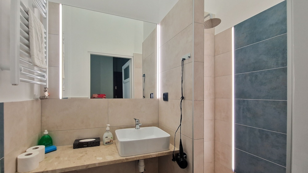 Deluxe Apartment photo 2