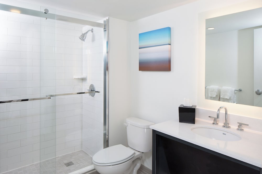 Suite, 1 Bedroom, Kitchen, Oceanfront - Photo 5