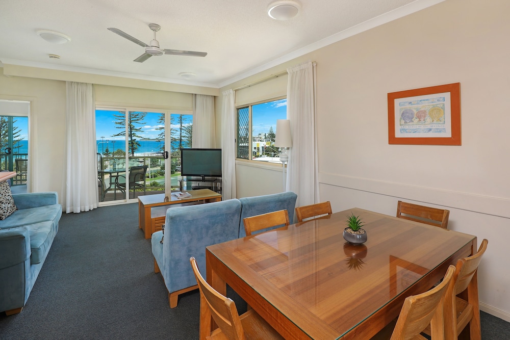 2 Bedroom Apartment with 1 Bathroom photo 3