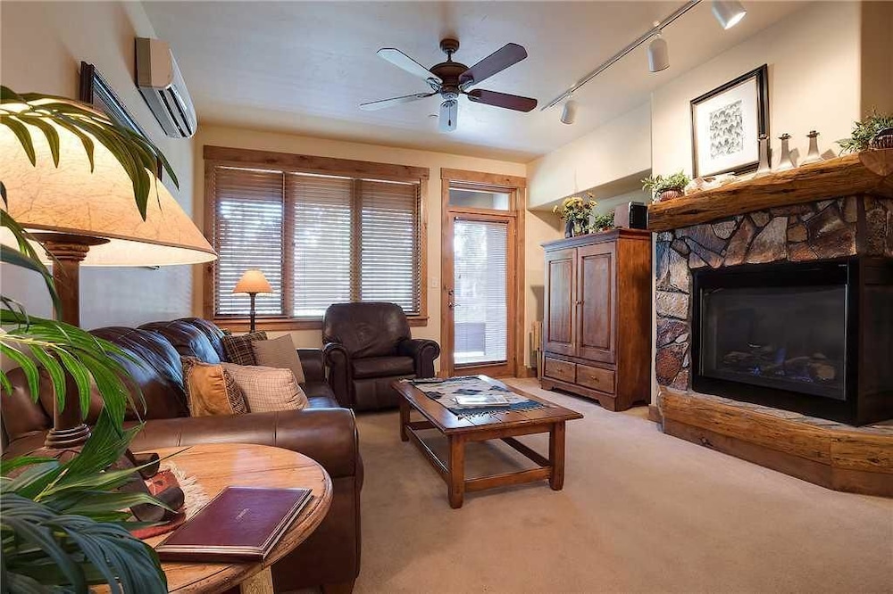 Apartment photo 1