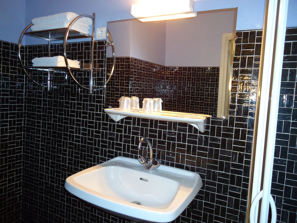 Family Room - Photo 4