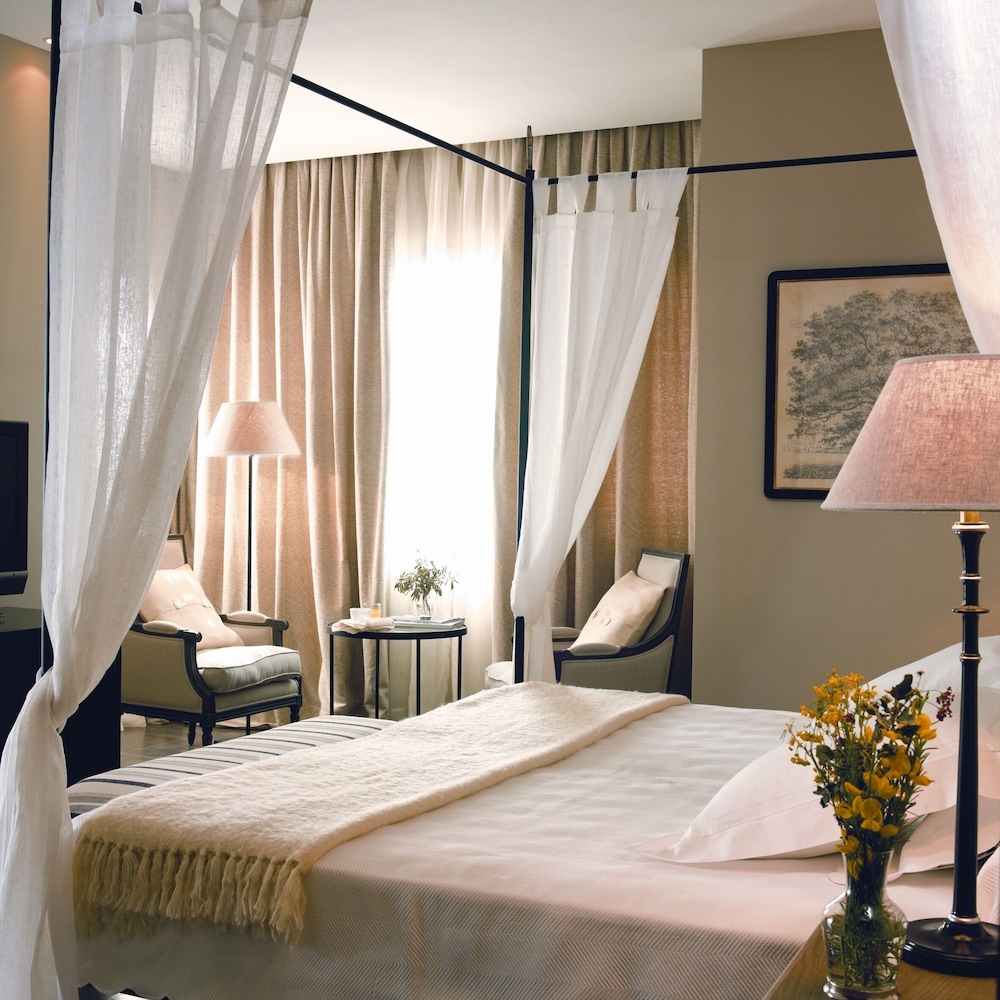 Suite, Sea View (or Garden View, 2+1)