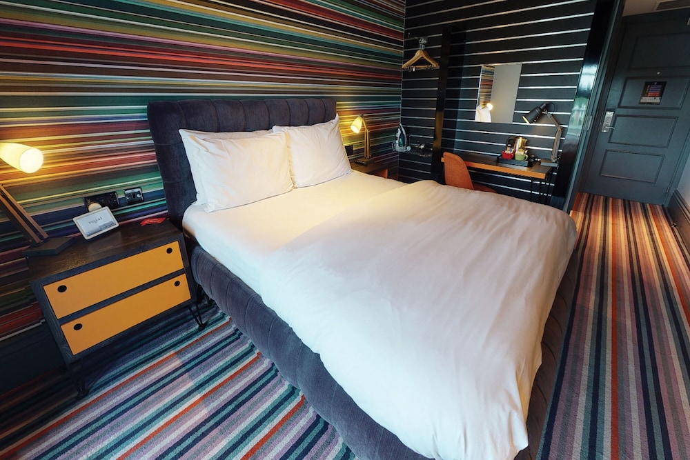 Club Room (FREE Gym & Pool Access) - Photo 1