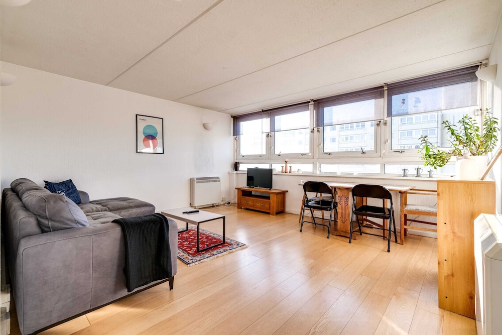 Apartment photo 1