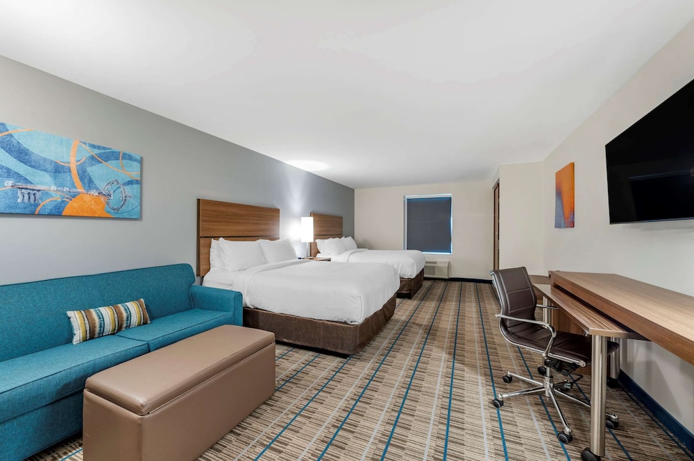Suite, Multiple Beds, Non Smoking - Photo 1