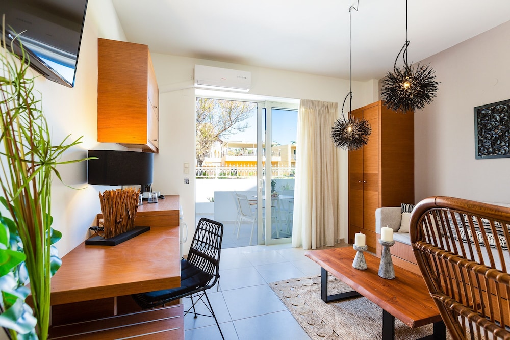 Superior Room with Garden View - Photo 1