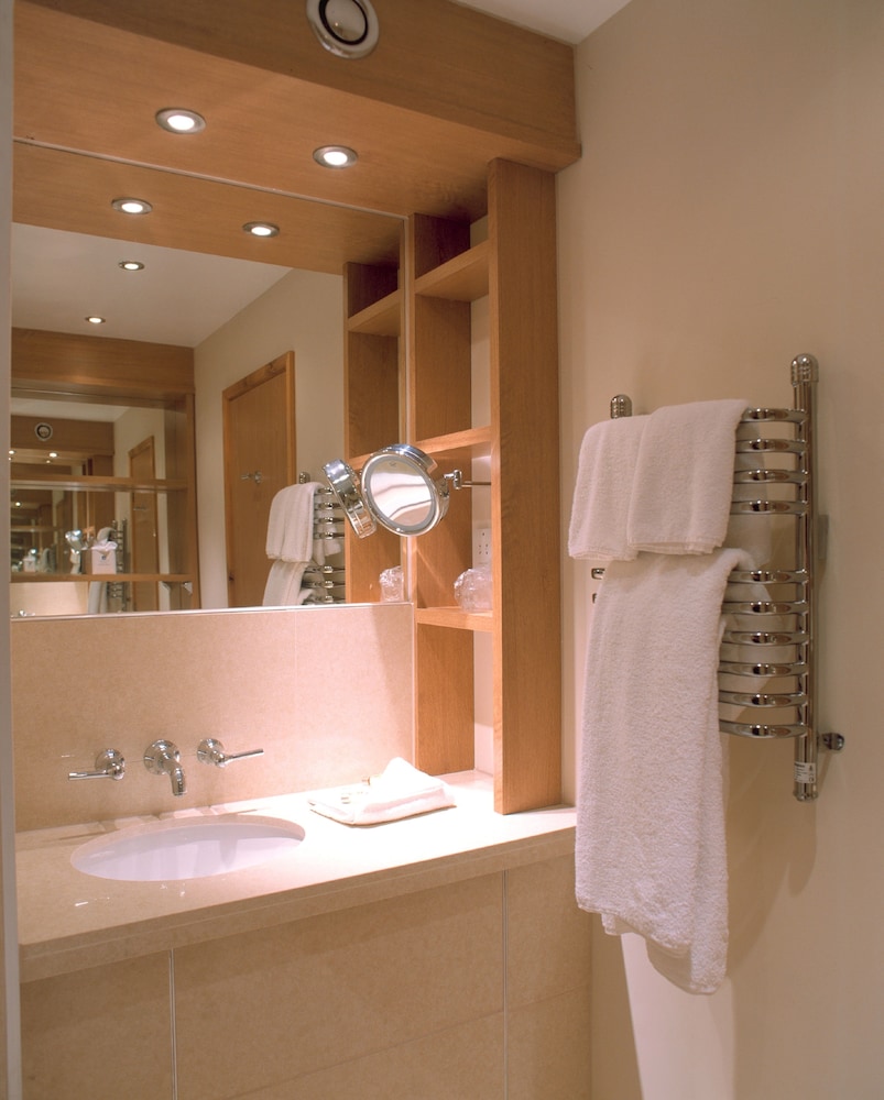 Deluxe Room - Photo 6