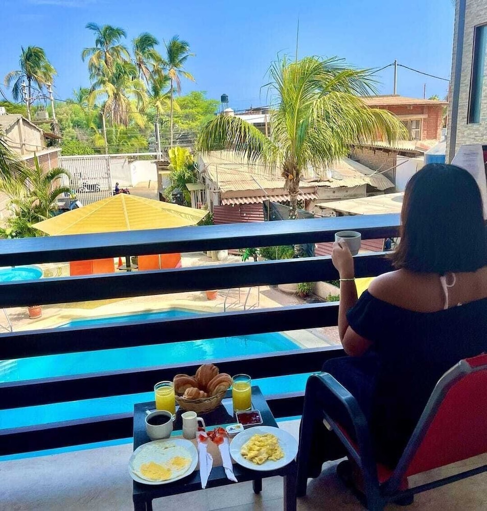 Comfort Double Room, 1 Queen Bed, Balcony, Pool View photo 2