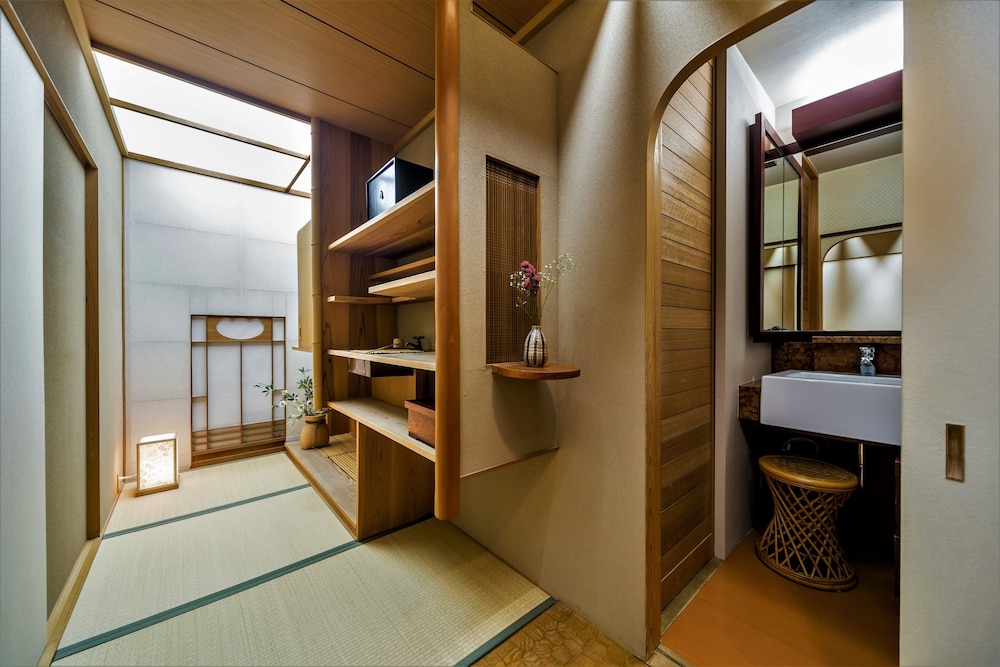 Luxury Japanese Suite "SAKURAGAWA" with Semi Open Air Bath photo 3