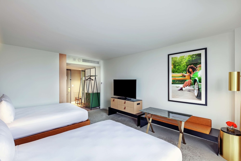 Room, 2 Queen Beds, Accessible, Bathtub (Hearing & Mobility) - Photo 2