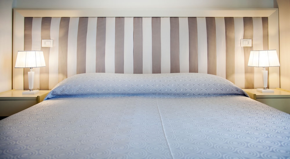Superior Double or Twin Room - Photo 7