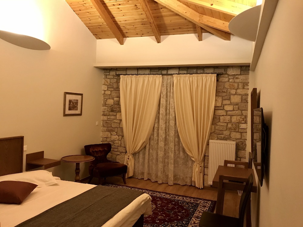 Panoramic Suite, Fireplace photo 1