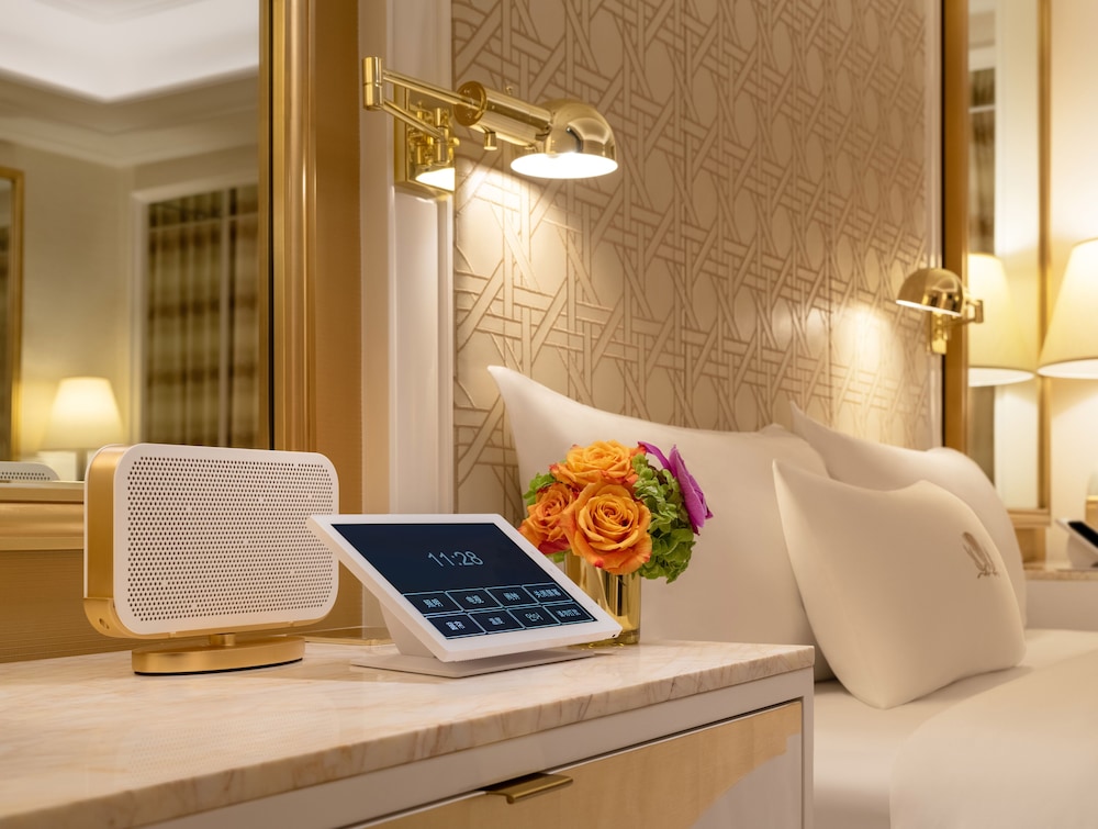 Palace King Room photo 2