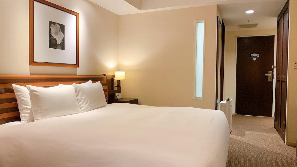 Premium Room, 1 King Bed, Club Lounge Access - Photo 4
