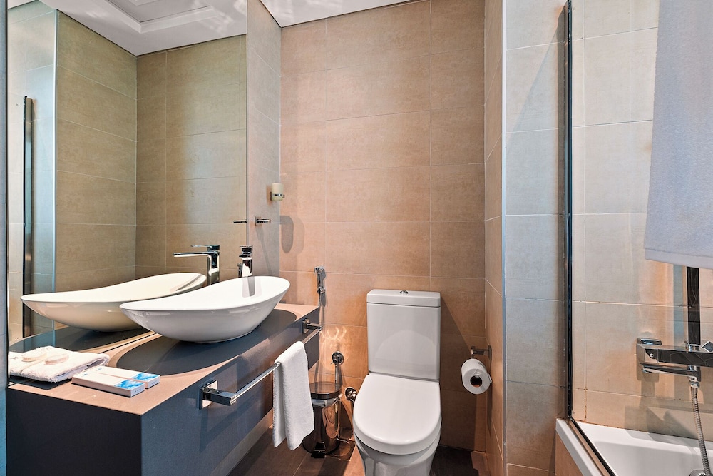 One bedroom family apartment with Kitchen & Balcony photo 3