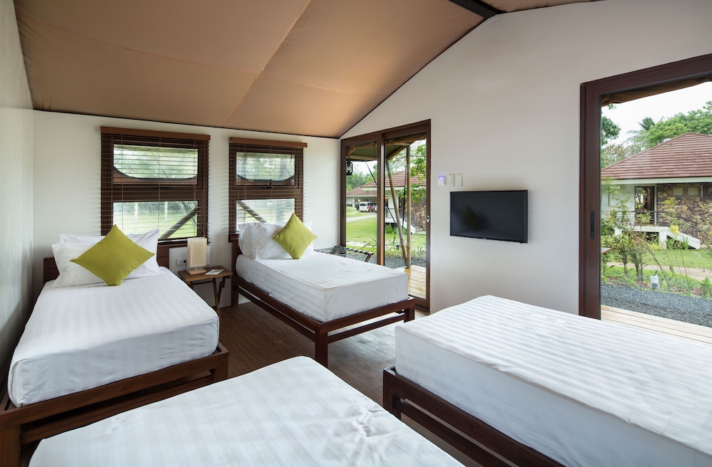 Kamalig Apat ( Cabin Quad )