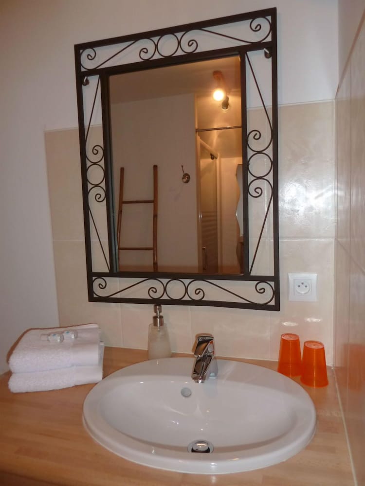 Standard Double Room, Private Bathroom, Garden View (GRAIN DE BLE) photo 3