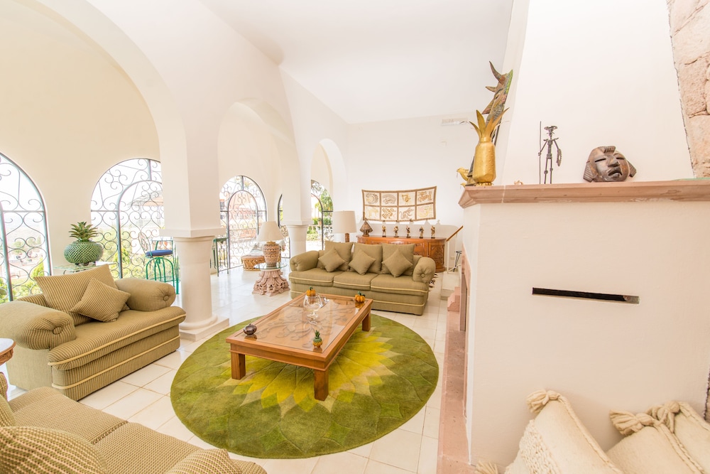 Deluxe Villa photo 3