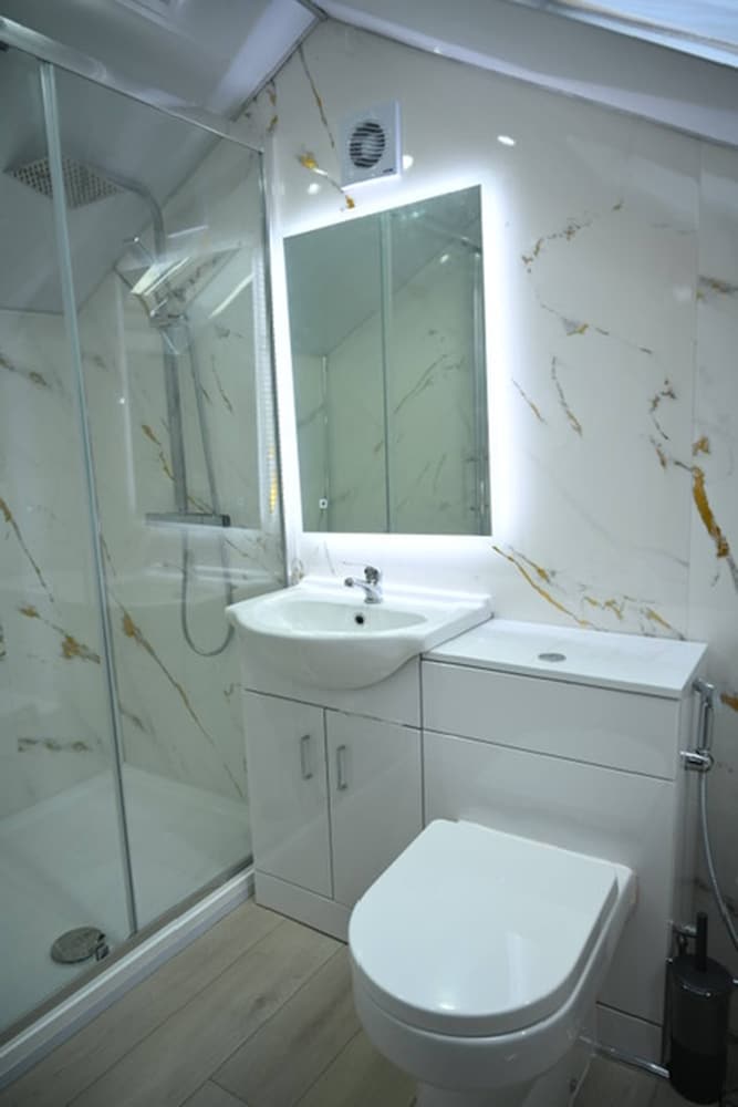 Watermead Retreat Bungalow, Photo 14