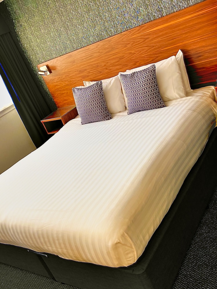 Standard Cabin, 1 King Bed - Photo 2